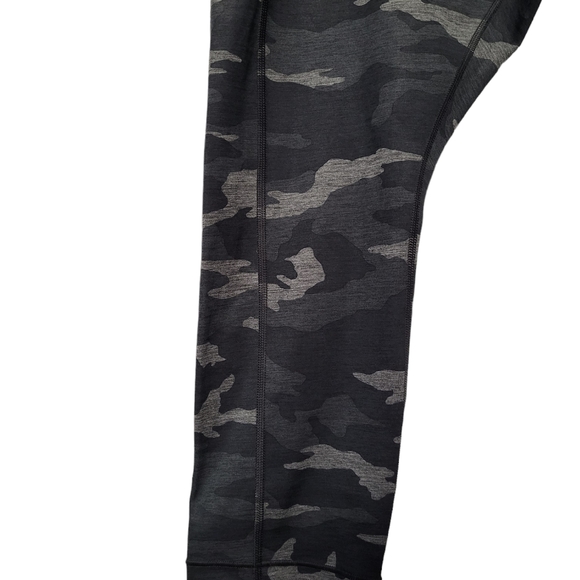 Athleta Women's Ultimate Camo 7/8 Tight Capri Size 2XL black heather gray Camo. - Picture 11 of 11